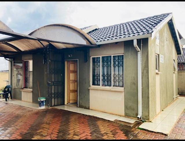 2 BEDROOM HOUSE FOR SALE IN PROTEA GLEN